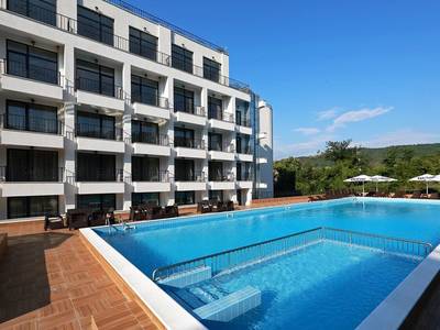 White Rock Castle Suite Hotel