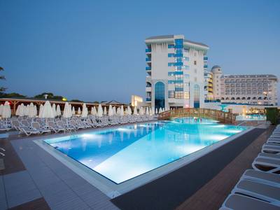 Water Side Resort & Spa