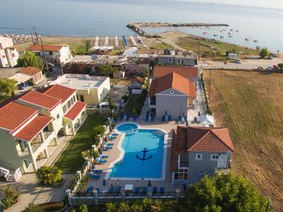 Makis Studios & Apartments