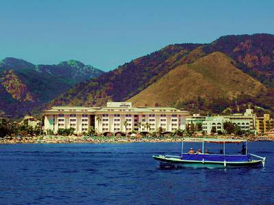 Munamar Beach Hotel & Residence