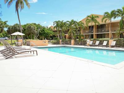 Hampton Inn at Manatee Bay