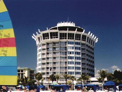 Grand Plaza Hotel & Beachfront Resort