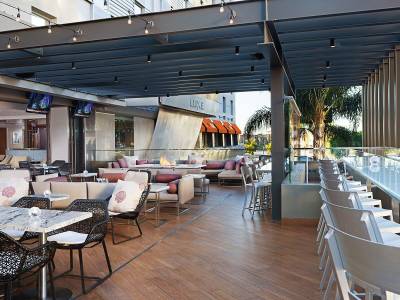 Luxe City Center Hotel