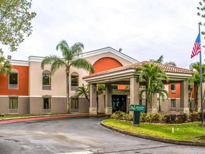 Quality Suites Airport