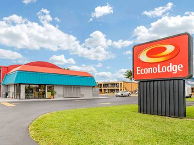 Econo Lodge North