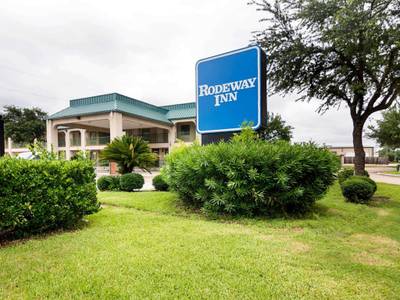 Rodeway Inn & Suites Hwy 290 NW