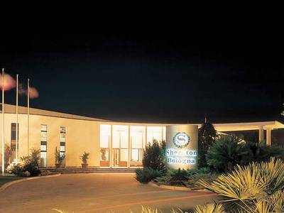 FlyOn Hotel & Conference Center