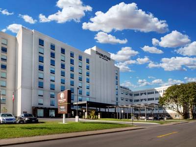 DoubleTree by Hilton Hotel Niagara Falls