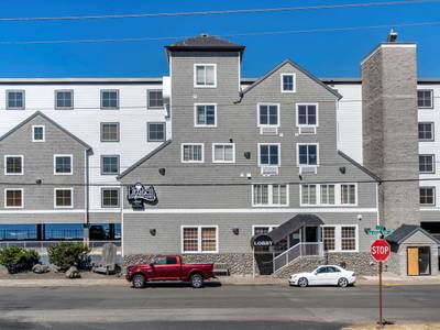 Elizabeth Oceanfront Suites