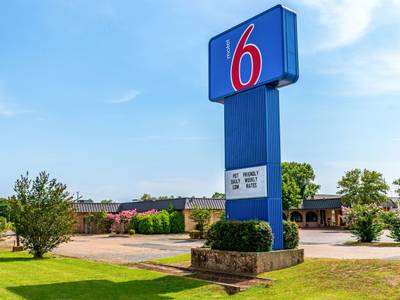 Motel 6 Natchitoches