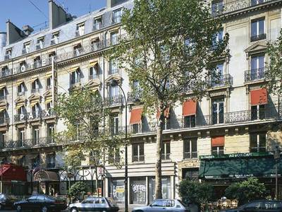 Hotel The Originals Paris Paix Republique