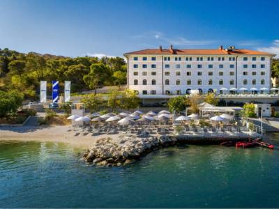 Brown Beach House Hotel & Spa