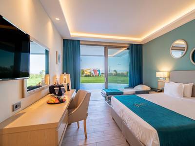 Almyros Beach Resort