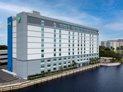 Doubletree Hotel & Miami Airport Convention Center