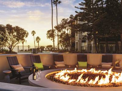 Embassy Suites Mandalay Beach - Hotel & Resort