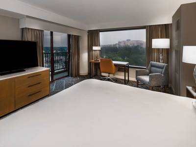 Doubletree Tulsa at Warren Place