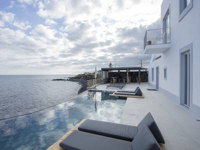 White Exclusive Suites & Villas