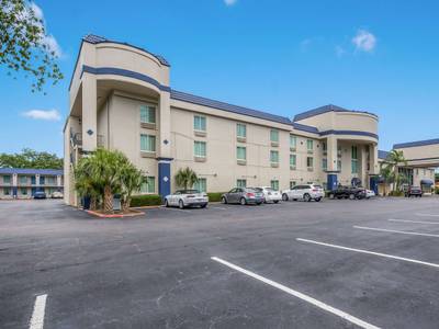 Clarion Inn & Suites Clearwater