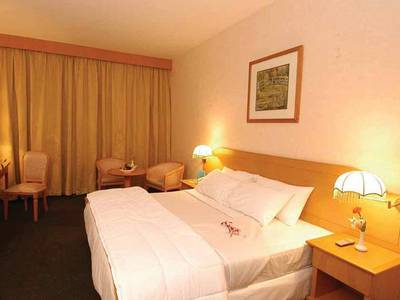 Capital O 246 Landmark Summit Hotel 