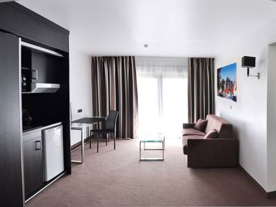 Golden Tulip Pornic Suites