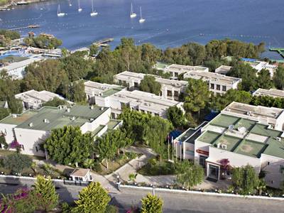 Cactus Mirage Family Club