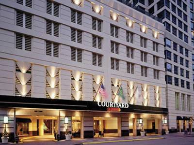 Courtyard by Marriott Downtown River North