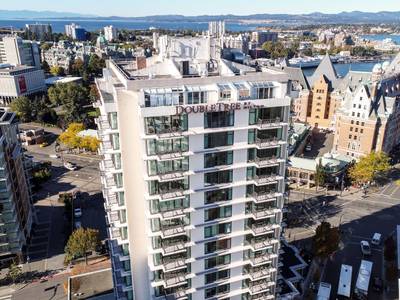DoubleTree by Hilton Hotel & Suites Victoria