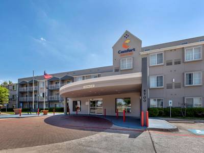 Comfort Suites DFW Airport
