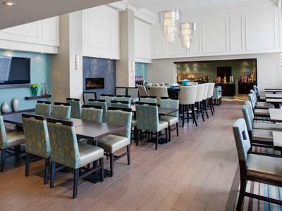 Hampton Inn & Suites by Hilton Toronto Airport
