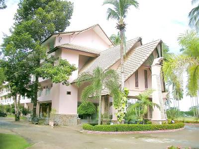 Chang Park Resort & Spa