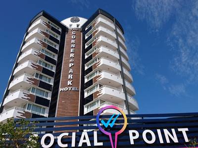 The Corner Park Hotel