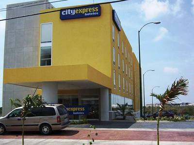 City Express Cancun