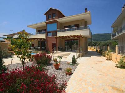 Christina Studios & Apartments