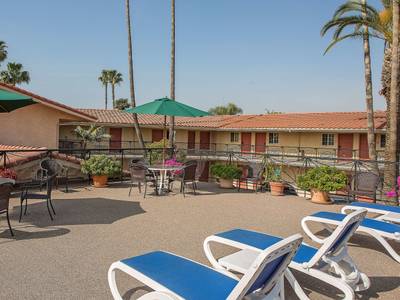 Safari Inn, a Coast Hotel