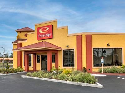 Econo Lodge Inn & Suites Maingate Central