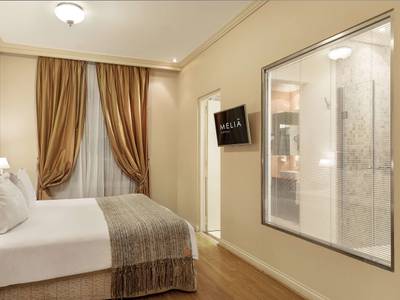 Melia Recoleta Plaza