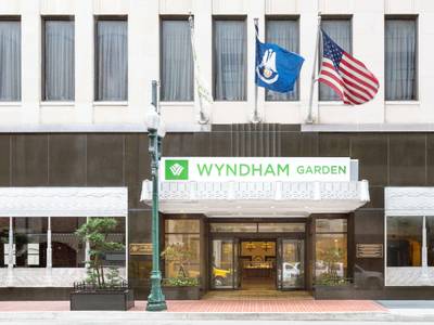 Wyndham Garden Baronne Plaza