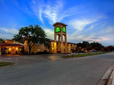 La Quinta College Station