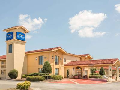 Baymont Inn & Suites Greenville Woodruff Road