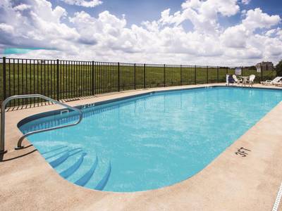 La Quinta Inn & Suites Evansville