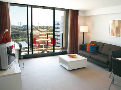 Oaks Adelaide Horizons Suites