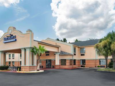 Baymont Inn & Suites Hinesville Fort Stewart Area (Foto)