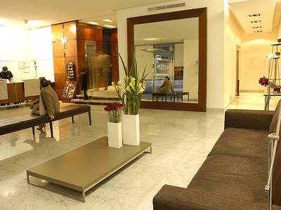 Broadway Hotel & Suites