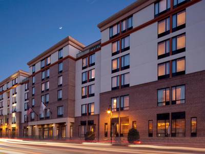 DoubleTree by Hilton Savannah Historic District