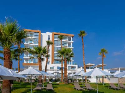 Leonardo Crystal Cove Hotel & Spa by the Sea - Erwachsenenhotel