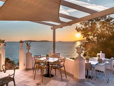 Aneroussa Beach (Foto)