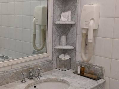 Cotswold Lodge Hotel