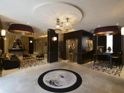 Le Versailles (Foto)