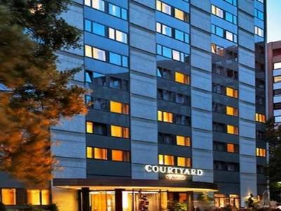 Courtyard Düsseldorf Seestern