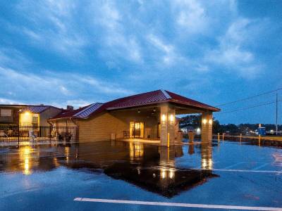 Best Western Dothan Inn & Suites